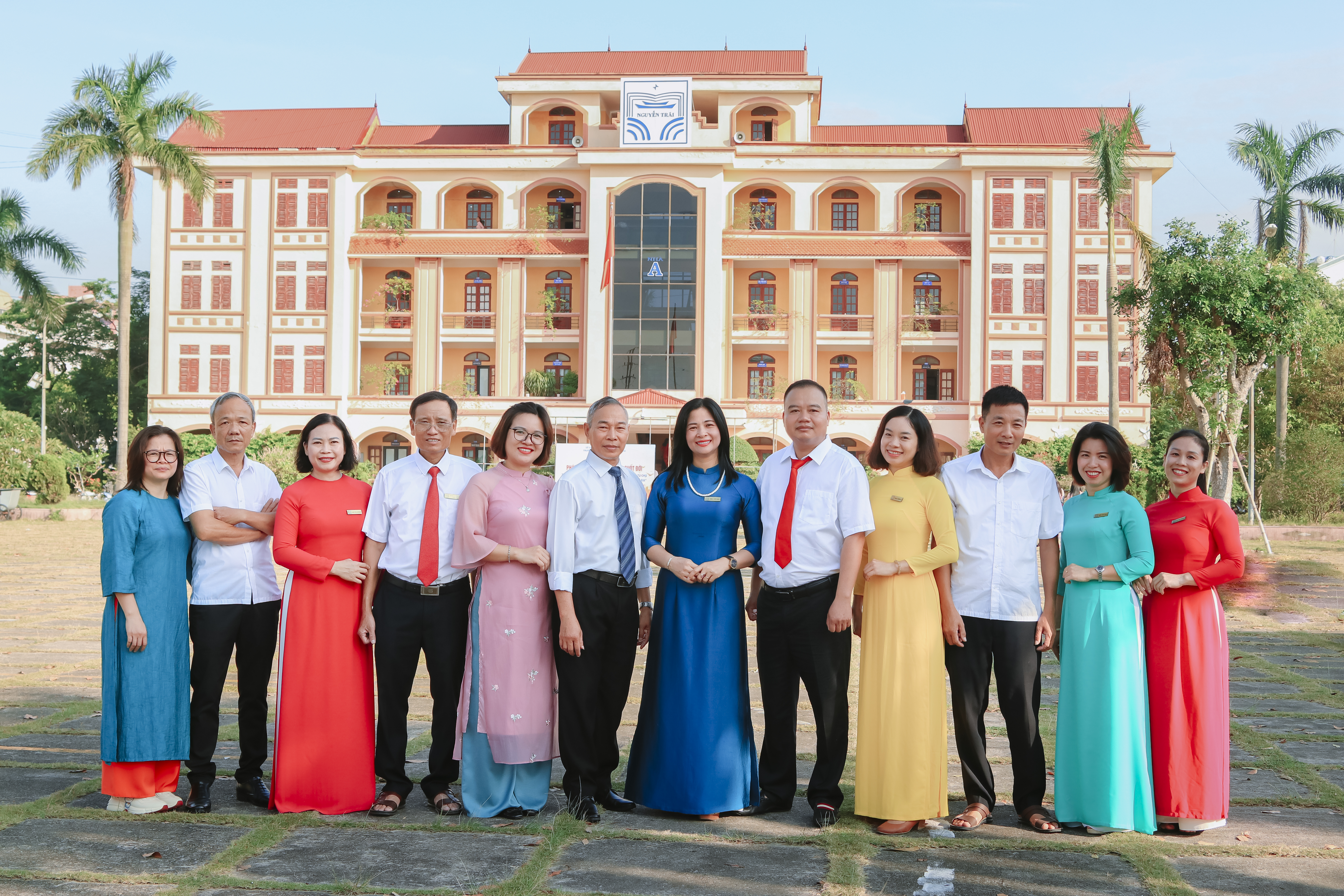 Tổ Văn phòng: những người tiếp lửa